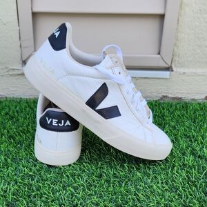 Veja Campo Chromefree Leather Lace Up Sneaker White/Black Size 8